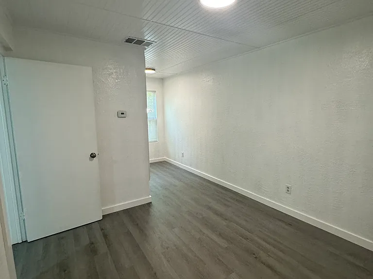 2902 Sweeney Ln #7 — Photo 6