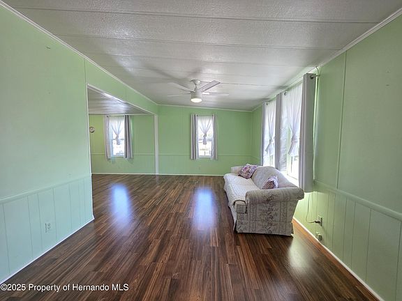 4th image of 8027 Eastern Circle Dr