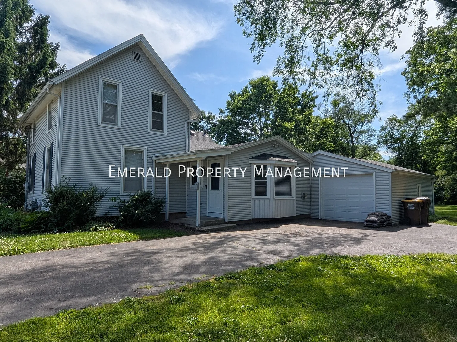 3 bed, $2,200 — Photo 2