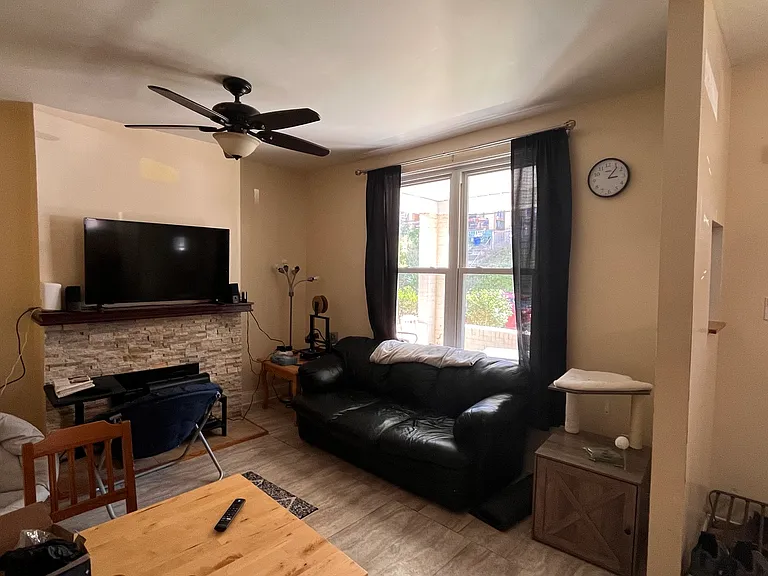 1035 Flemington St — Photo 3