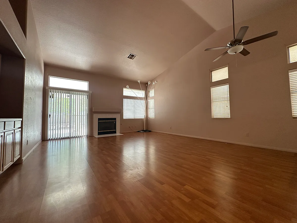 Building Photo - 5720 Southern Trails Ct
