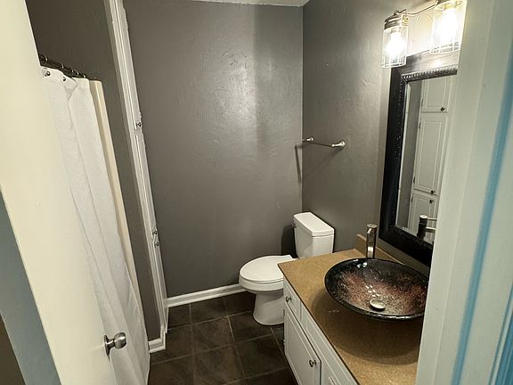 5th image of 24 Ironwood Dr