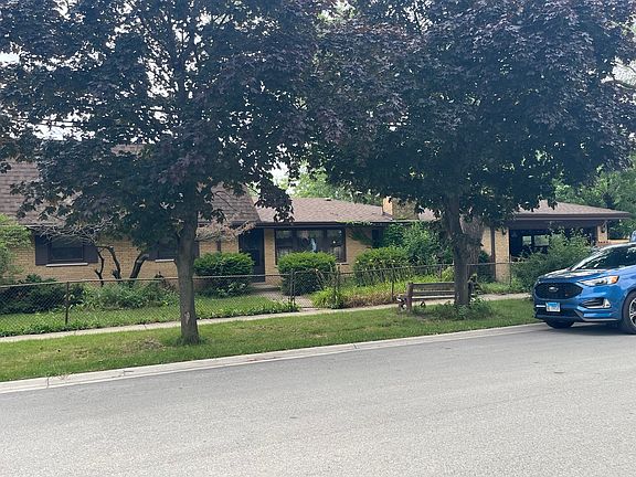 3rd image of 7800 Leclaire Ave