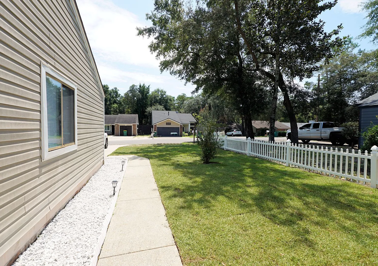 Great Niceville Location near Schools and NWFSC — Photo 4