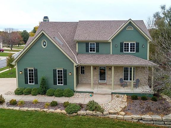 3rd image of 124 SE Carolina Dr