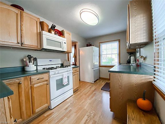 2nd image of 509 Henry St
