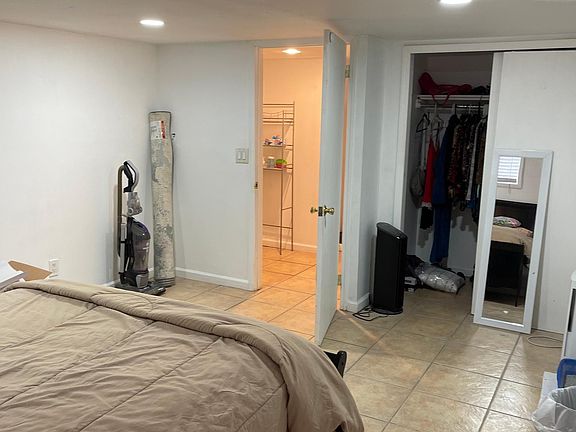 4th image of 454 W Park Ave