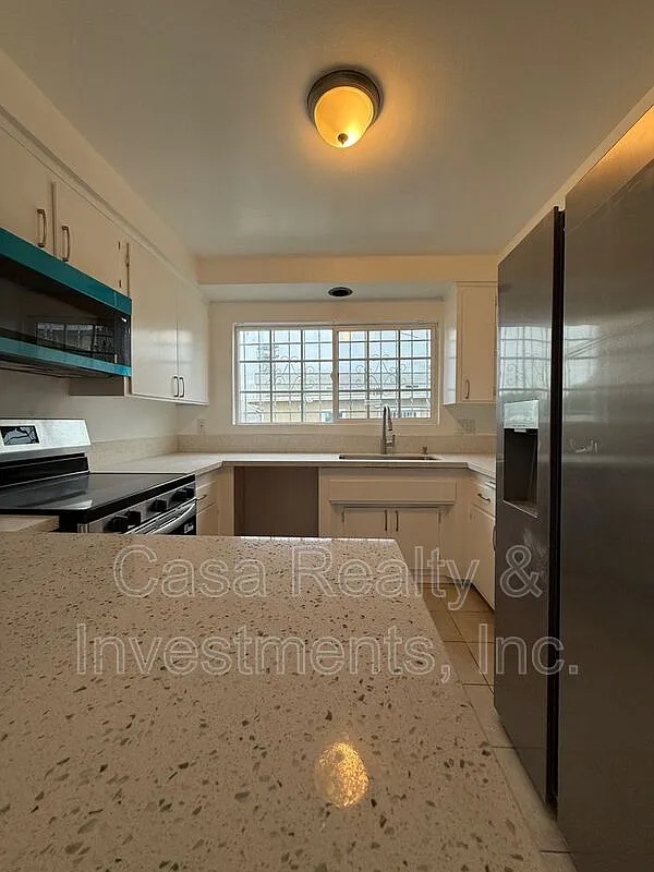2 bed, 1.5 bath, 1100 sqft, $2,550 — Photo 3