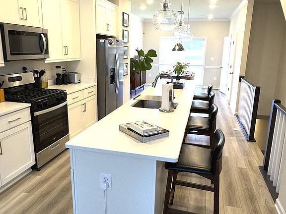 3rd image of 10305 Vista Sola Way