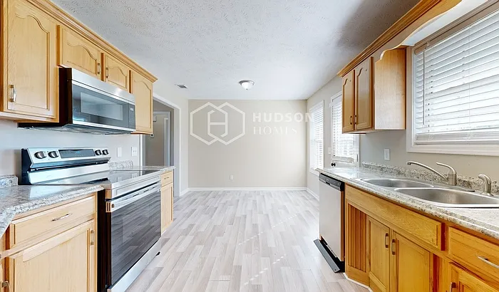 8014 Valencia Dr — Photo 11