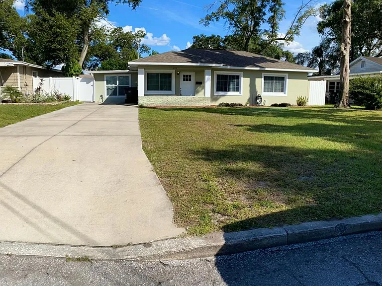 305 S Lakewood Dr — Photo 20