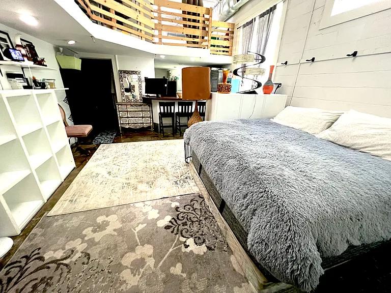 205 Holtzclaw St SE #J — Photo 1