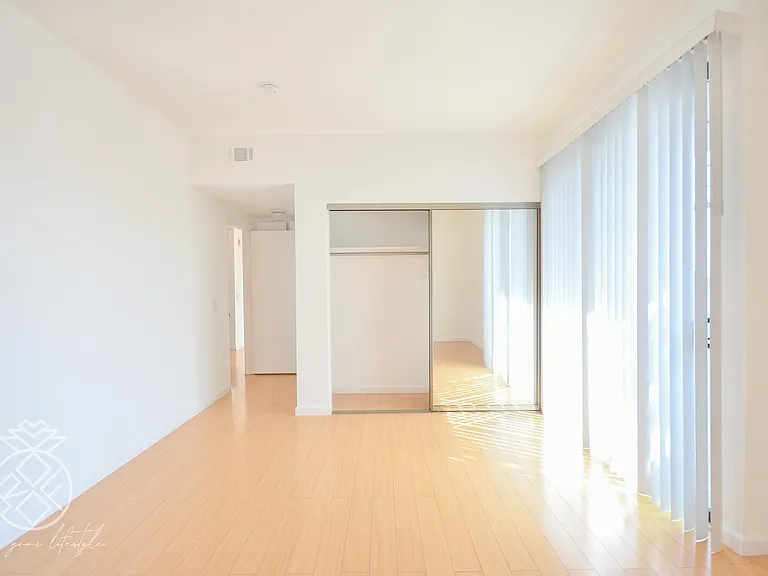 1727 Glendon Ave #104 — Photo 29
