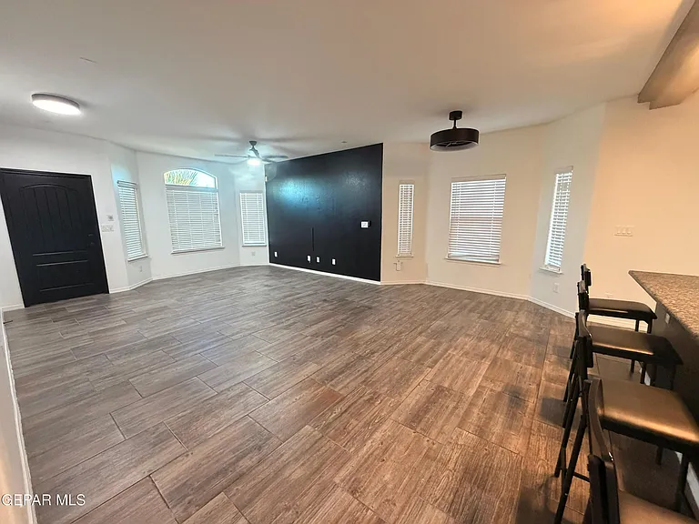 14270 Richard Wiles Ave — Photo 9