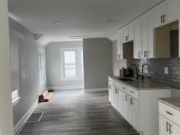 448 E 164th Pl, South Holland, IL 60473