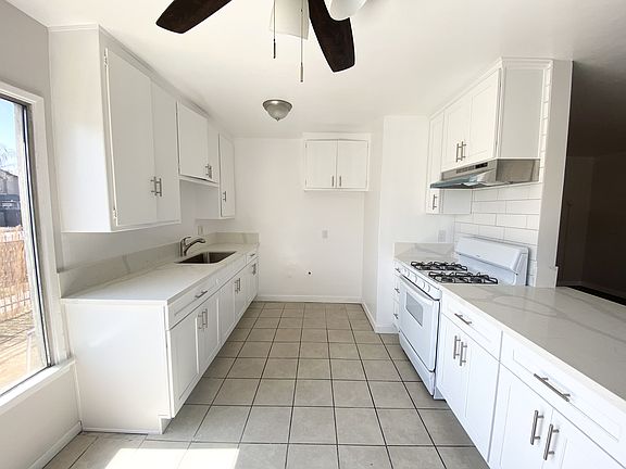5th image of 12647 Vanowen St