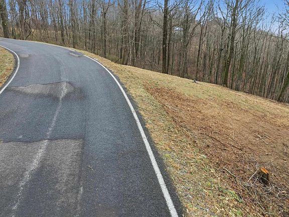 2nd image of 7 Day Lily Rd