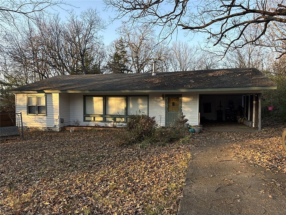 1st image of 1636 E Carolyn Dr