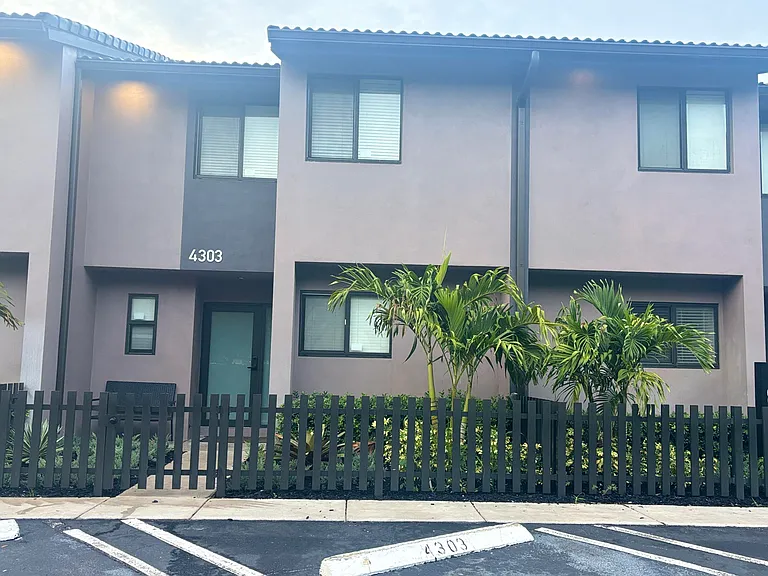 4315 NW 115th Ave — Photo 12