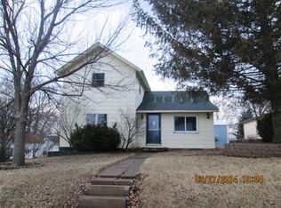 301 Walcott St, Dixon, IA 52745