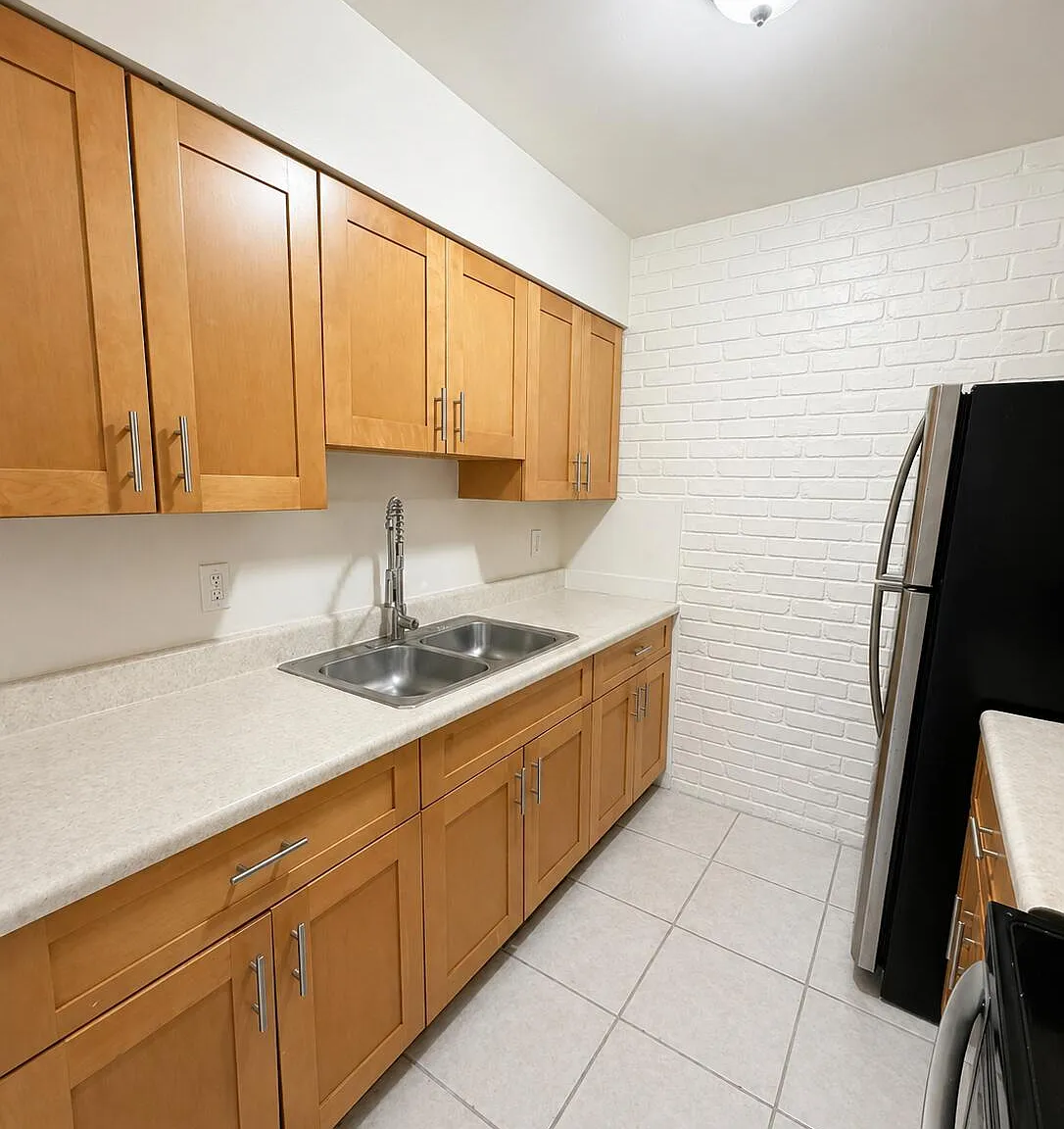 1 bed, 1.0 bath, 3000 sqft, $1,395 — Photo 3