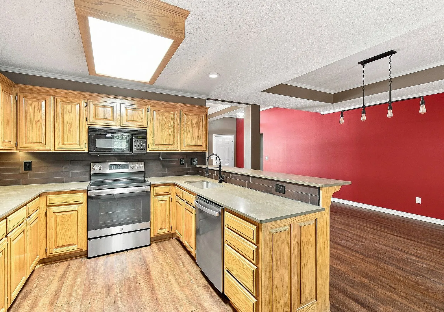 Spacious 4Bedroom Home with Stunning Backyard Views & Multiple Decks — Photo 3