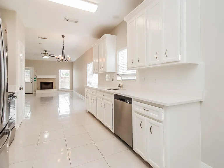 3306 Maymist Dr — Photo 8