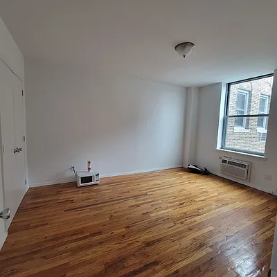 Rented by ONE Manhattan Real Estate | media 14
