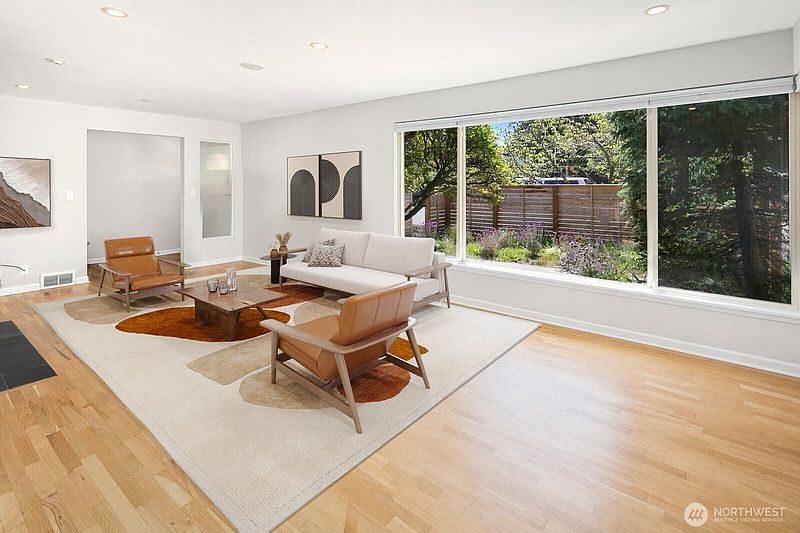 5th image of 2904 W Tilden Street