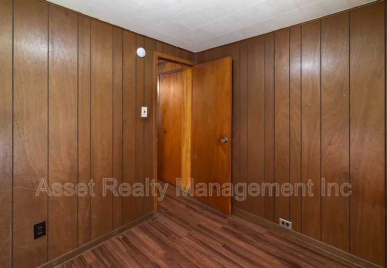 102 Wainwright Rd — Photo 9