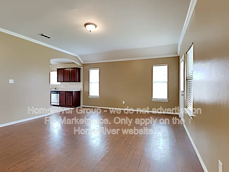 112 Magnolia St — Photo 8