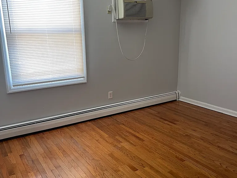 518 Morgan Ave #E — Photo 6