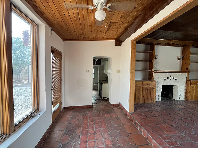 2645 Adams St NE #B — Photo 2