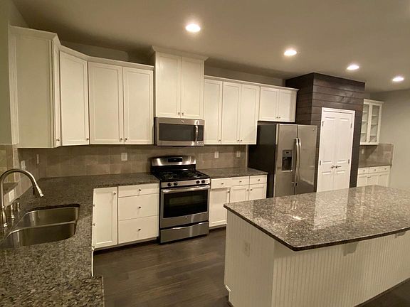 2nd image of 129 Hornbeam Dr
