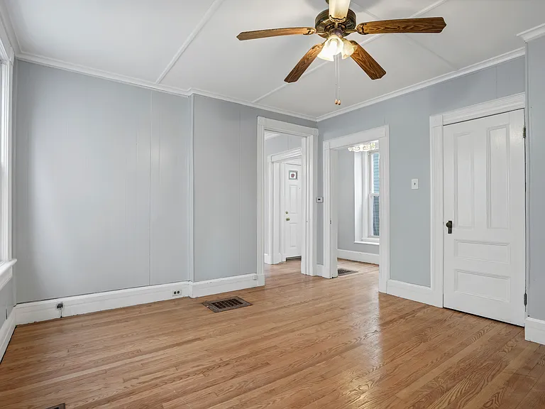 22 Grant St — Photo 9