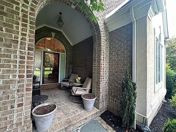 4th image of 2728 Eagle Dr