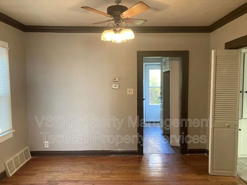 4 bed, 1.5 bath, 1200 sqft, $1,395 — Photo 4