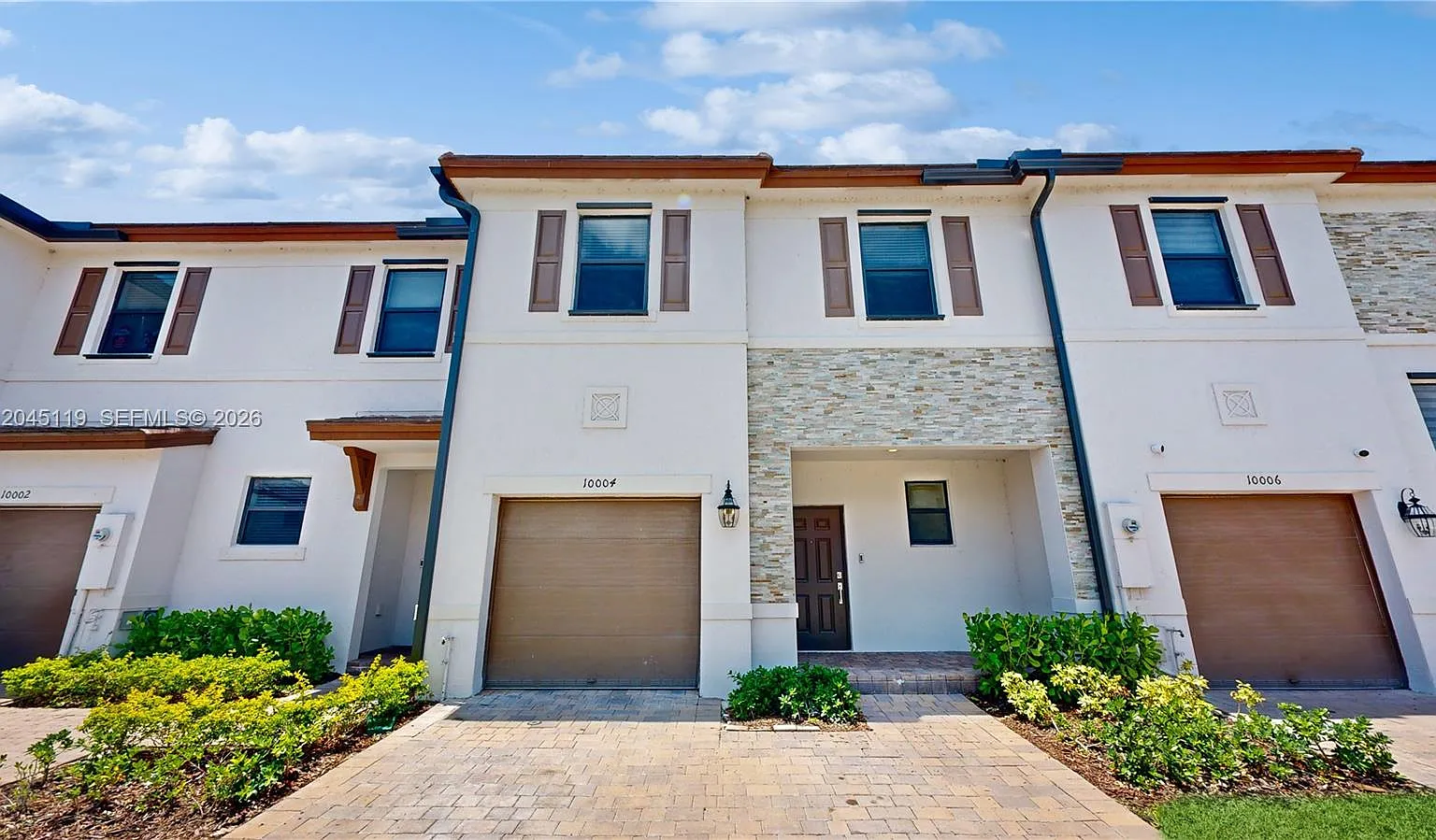 3 bed, 2.5 bath, 1832 sqft, $3,100 — Photo 4