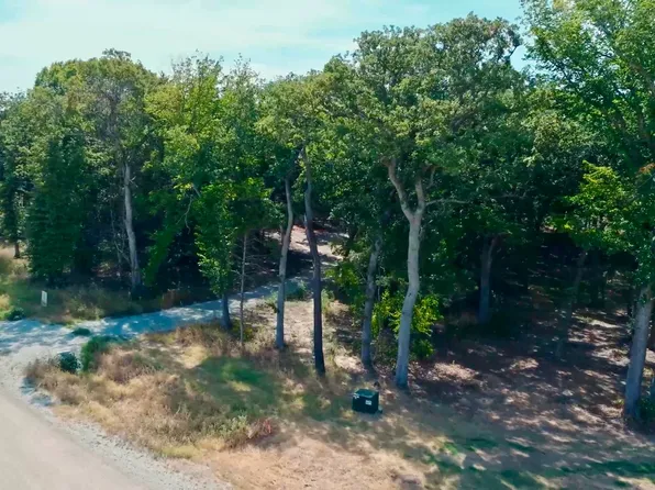 107 Big Cedar Ct, Decatur, TX 76234