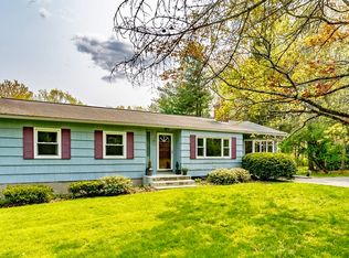 36 Valley View Dr, Amherst, MA 01002
