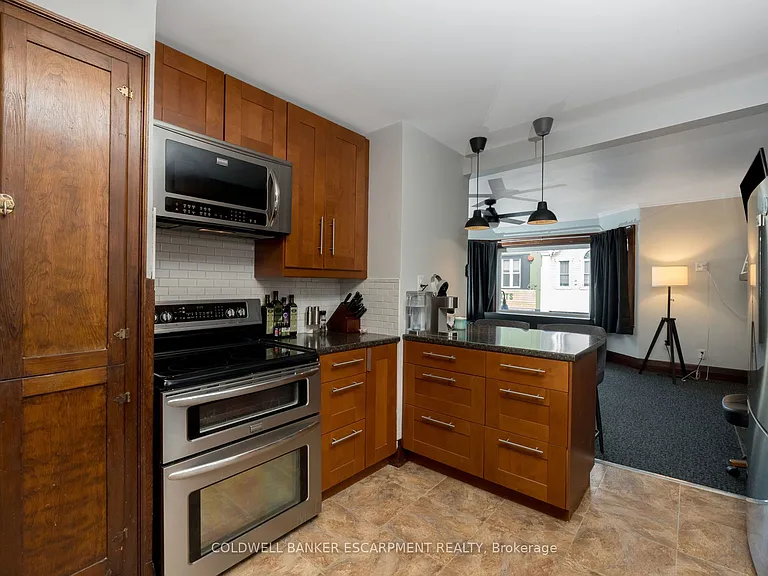 20 Mill St E #A — Photo 2