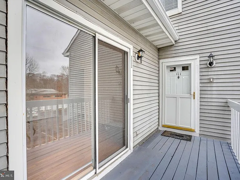 111 Park Pl — Photo 4