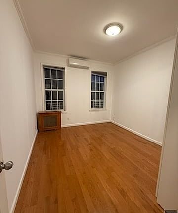 4th image of 32-15 81st St APT 2