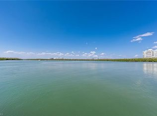 17 Bluebill AVE #305, NAPLES, FL 34108