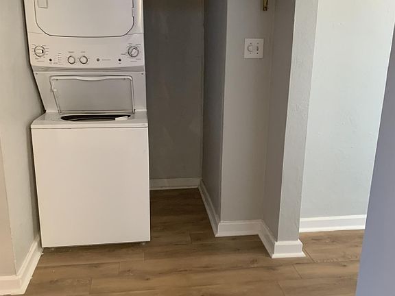 4th image of 1409 McCausland Ave #2F