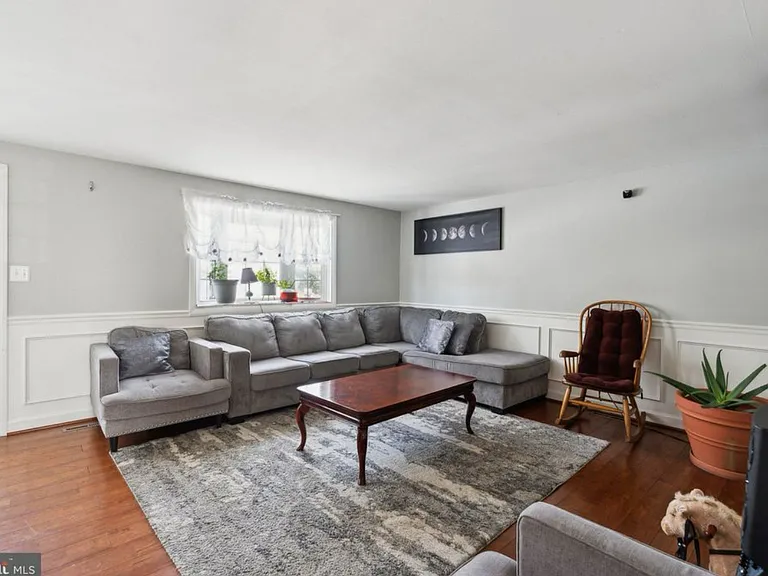 Macnamara Dr — Photo 1