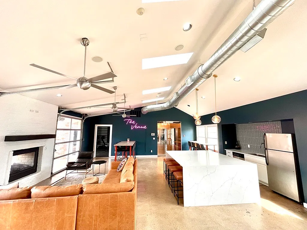 The Venue — Photo 4
