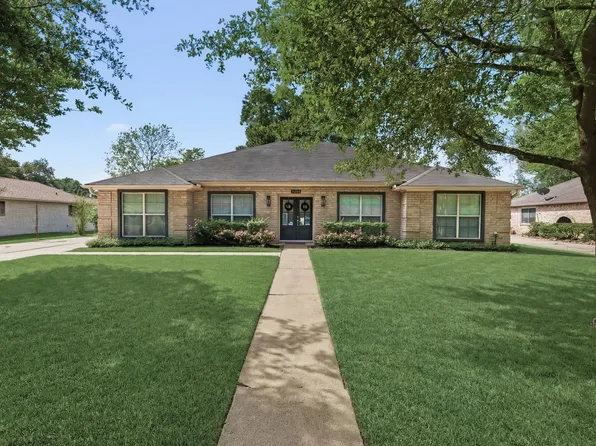 5825 Longwood St, Beaumont, TX 77707