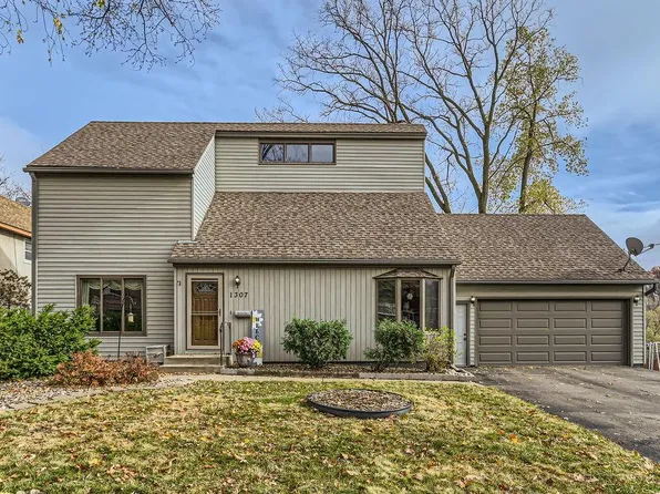 1307 Kassan Dr, South Saint Paul, MN 55075