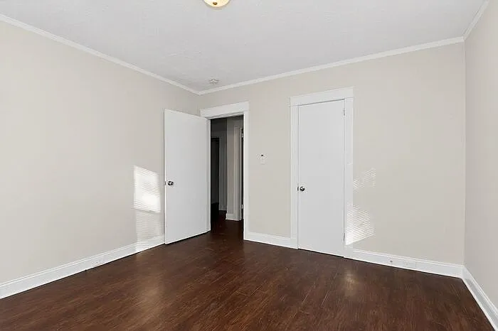 420 Plymouth Ave — Photo 25